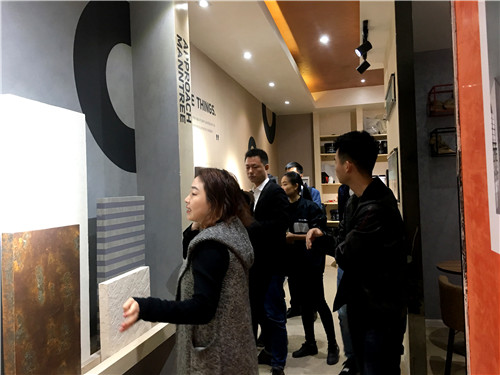 攜手共贏,共話(huà)未來(lái),巴德士集團(tuán)蒞臨萬(wàn)磊參觀指導(dǎo)